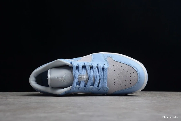 DC0774-050 University (W) Jordan Blue 1 Low 0809